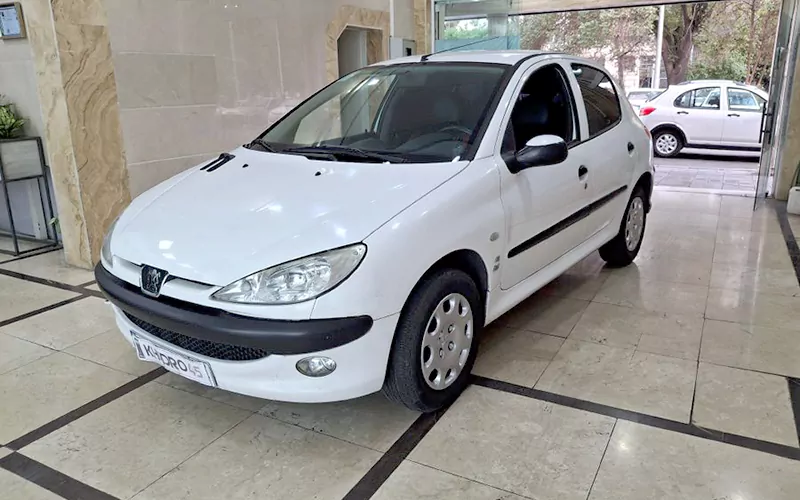 مقایسه جامع پژو ۲۰۶ تیپ ۲ و تیپ ۵: تفاوت‌ها و شباهت‌ها